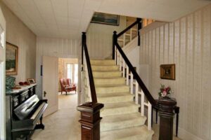 Grand Staircase -- Love the Piano Placement