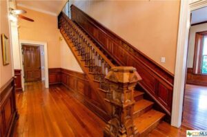 Look at this Beauty - 1889 Victoria, Texas